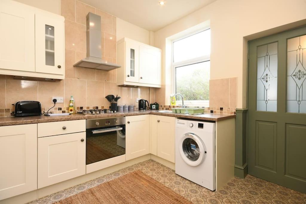 Cottage Style 3 Bedroom House - Close To City Centre & The Peaks Chesterfield Kültér fotó