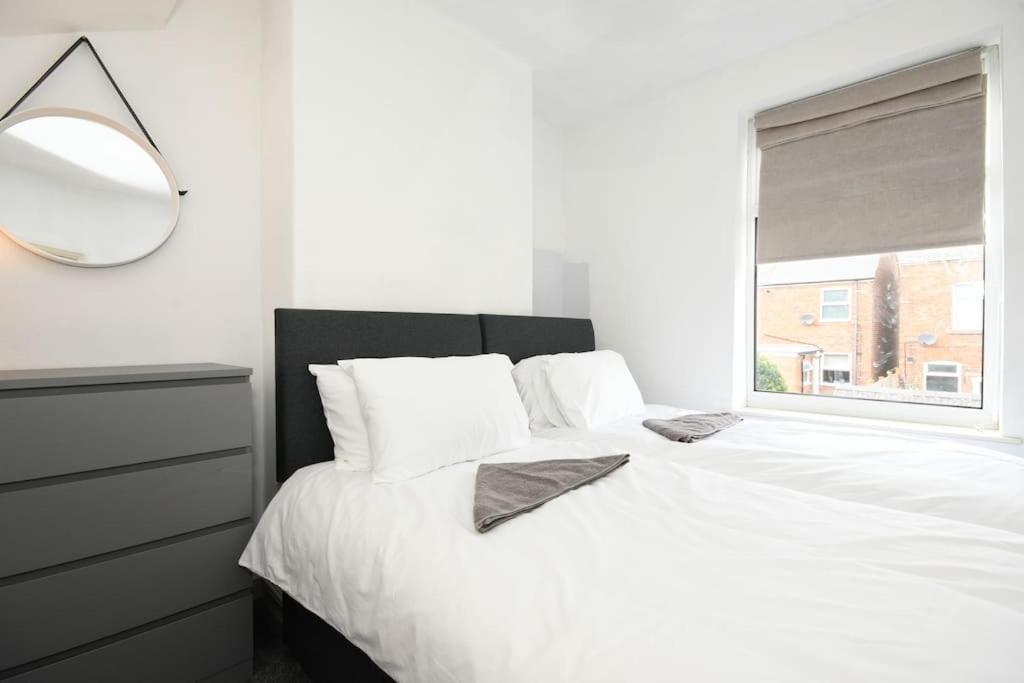 Cottage Style 3 Bedroom House - Close To City Centre & The Peaks Chesterfield Kültér fotó