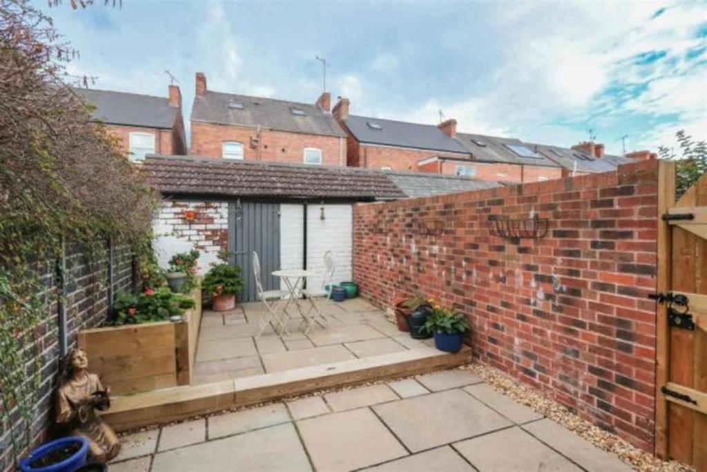 Cottage Style 3 Bedroom House - Close To City Centre & The Peaks Chesterfield Kültér fotó